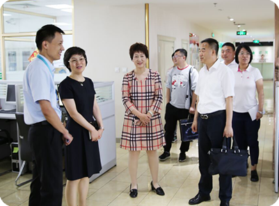   哈爾濱市統(tǒng)計局副局長丁威、道里區(qū)統(tǒng)計局、工農(nóng)街道辦事處相關(guān)領(lǐng)導蒞臨金農(nóng)網(wǎng)調(diào)研指導農(nóng)業(yè)電商工作